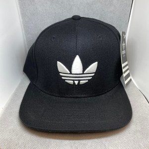 Adidas leaf black hat.